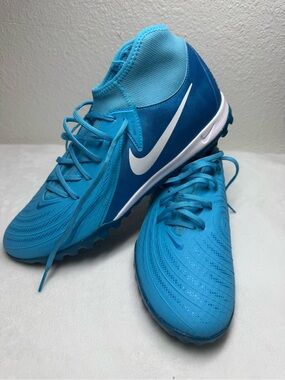 Nike Phantom Luna 2 Academy Turf high-top football shoes